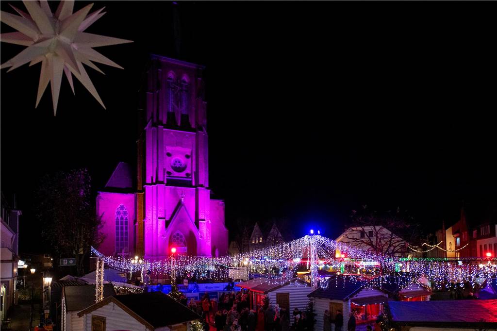 Die Eröffnung des Nikolausmaktes samt Schlittschuhbahn ließen sich viele Halterner nicht entgehen.