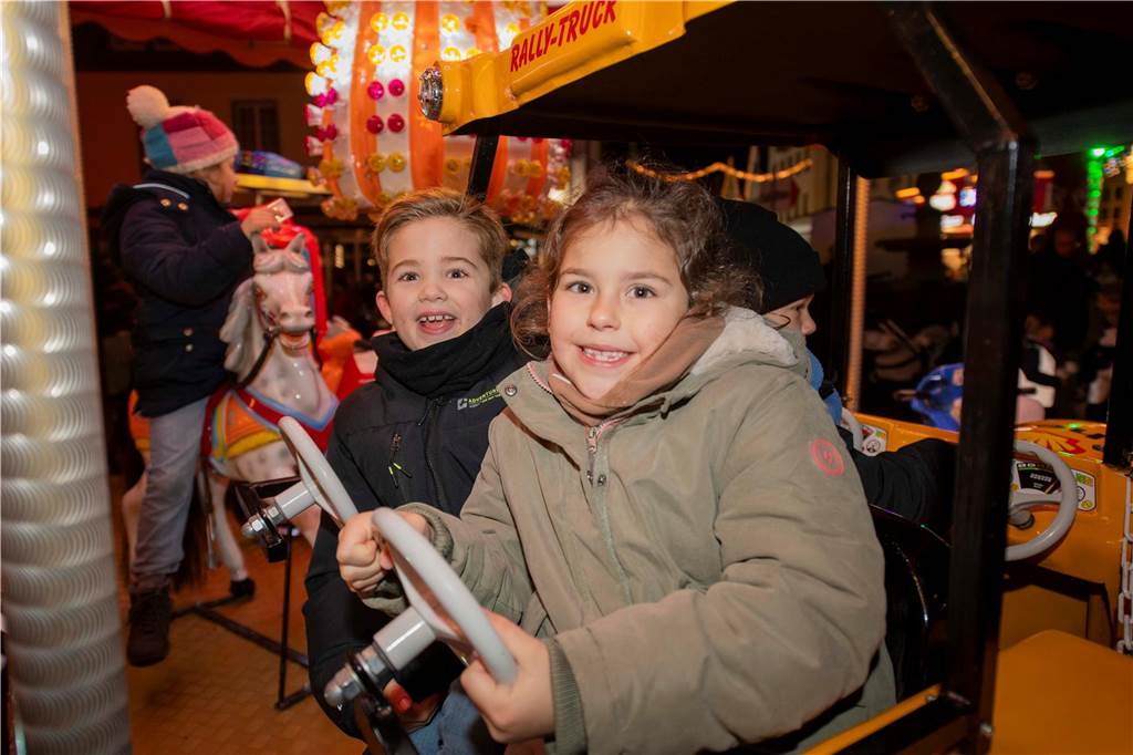 Die Eröffnung des Nikolausmaktes samt Schlittschuhbahn ließen sich viele Halterner nicht entgehen.