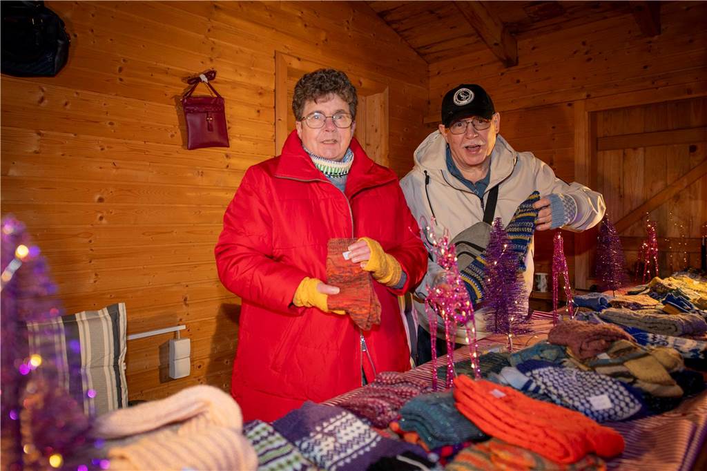 Die Eröffnung des Nikolausmaktes samt Schlittschuhbahn ließen sich viele Halterner nicht entgehen.