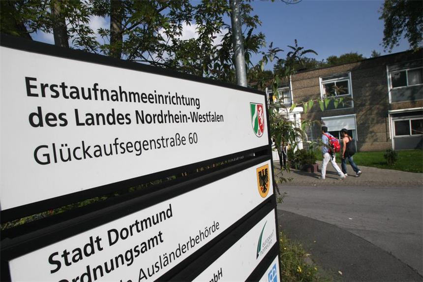 Strafanzeigen gegen Wachpersonal: Hälfte betrifft Erstaufnahme Die Erstaufnahme-Einrichtung in Hacheney ist neben Bielefeld der einzige Ort in NRW, wo Flüchtlinge sich melden können.