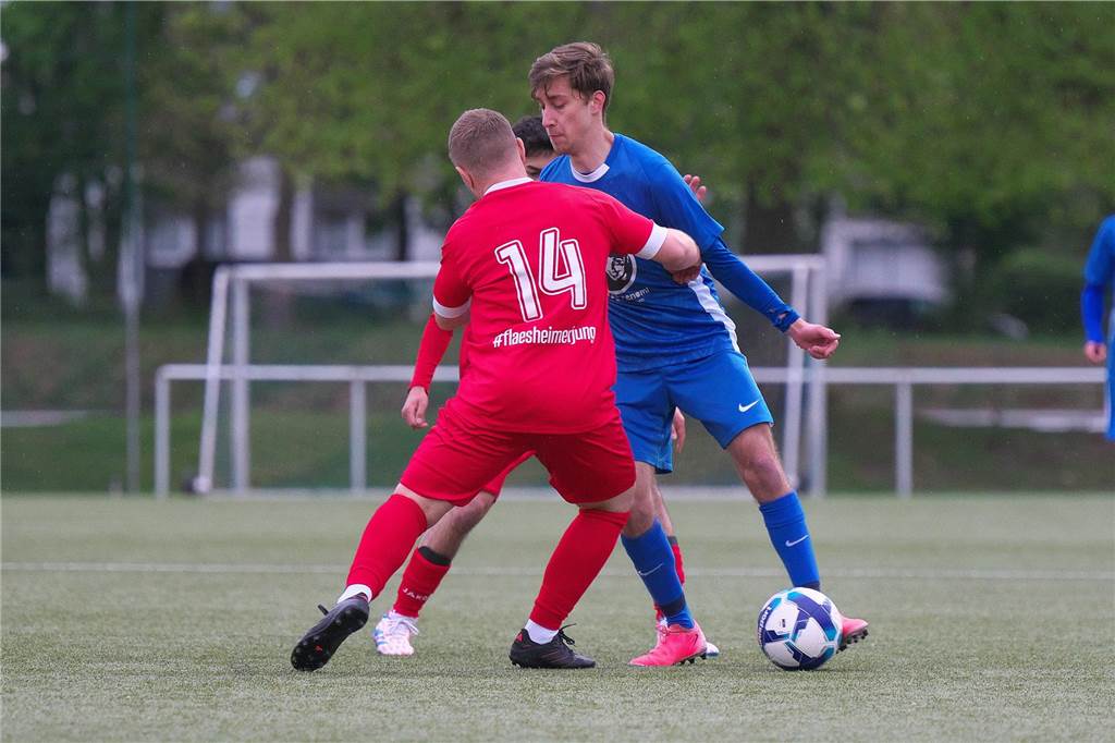 Die erste Halbzeit ging an den ETuS Haltern II, der mit 2:0 in die Pause ging. Danach glich Concordia Flaesheim II aber noch aus, das Spiel endete 2:2. Für den Tabellenführer aus Flaesheim war es das erste sieglose Spiel seit Oktober - damals gab es auch ein Remis gegen den ETuS.