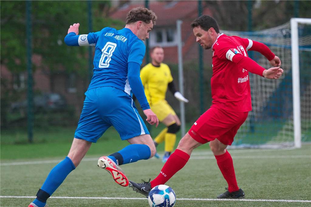 Die erste Halbzeit ging an den ETuS Haltern II, der mit 2:0 in die Pause ging. Danach glich Concordia Flaesheim II aber noch aus, das Spiel endete 2:2. Für den Tabellenführer aus Flaesheim war es das erste sieglose Spiel seit Oktober - damals gab es auch ein Remis gegen den ETuS.