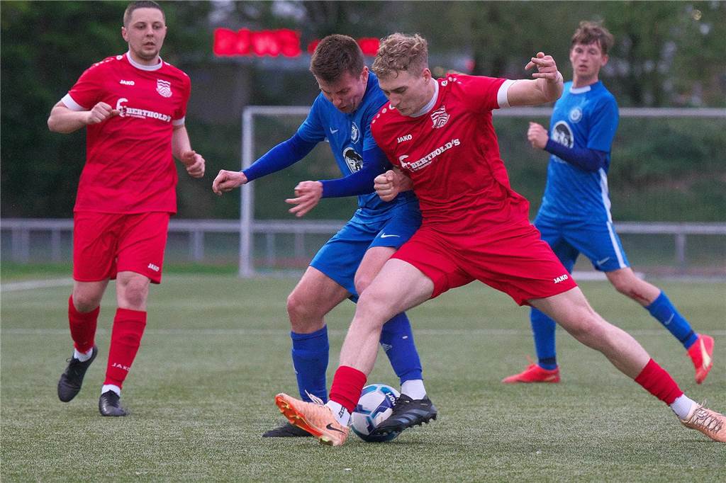 Die erste Halbzeit ging an den ETuS Haltern II, der mit 2:0 in die Pause ging. Danach glich Concordia Flaesheim II aber noch aus, das Spiel endete 2:2. Für den Tabellenführer aus Flaesheim war es das erste sieglose Spiel seit Oktober - damals gab es auch ein Remis gegen den ETuS.