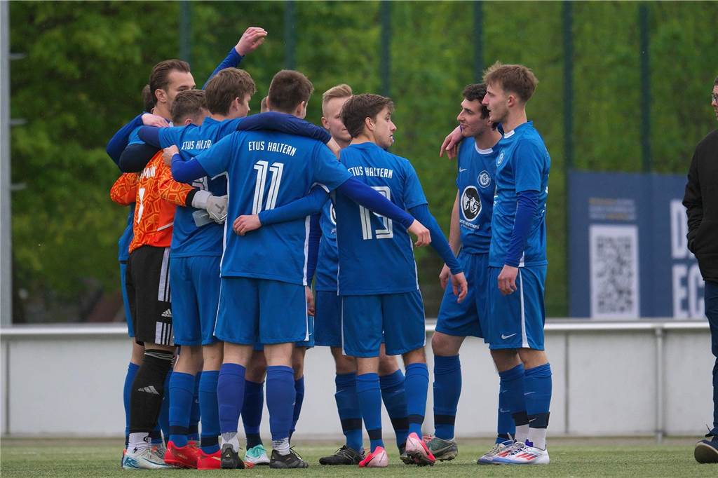 Die erste Halbzeit ging an den ETuS Haltern II, der mit 2:0 in die Pause ging. Danach glich Concordia Flaesheim II aber noch aus, das Spiel endete 2:2. Für den Tabellenführer aus Flaesheim war es das erste sieglose Spiel seit Oktober - damals gab es auch ein Remis gegen den ETuS.
