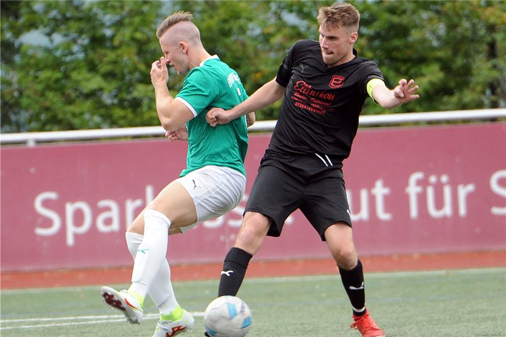 Die erste Mannschaft der SG Eintracht Ergste hat das Kreisliga-B-Vereinsduell gegen die eigene Zweitvertretung mit 4:0 gewonnen.