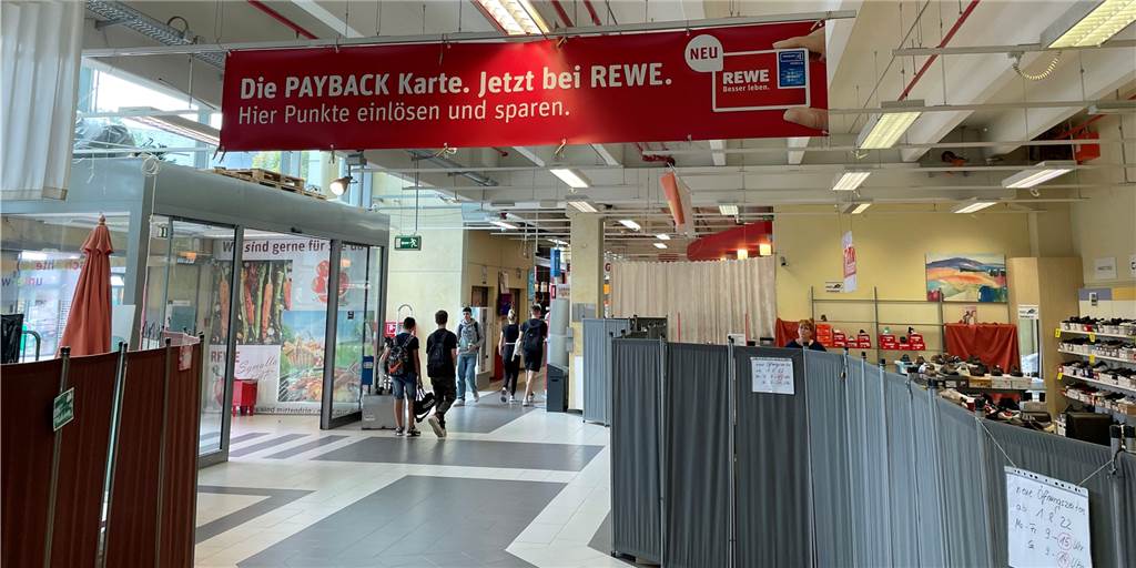 Steht der Rewe im Horne-Center bald mehr als ein halbes Jahr leer? Blick ins Horne-Center Werne.