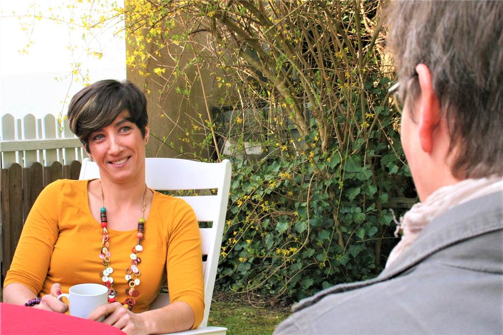 Coaching für Hausfrauen und Mamas: Das „Ich bin ja nichts“ muss aus dem Kopf Die ersten Gespräche mit ratsuchenden Müttern können corona-bedingt gerade im Freien stattfinden. Meistens geht Katharina Graff mit der Kundschaft in Videokonferenzen.