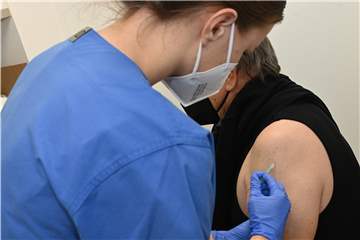 Die ersten Impfungen im neuen Impfzentrum der Klinik am Park sind gestartet. Es gibt weitere Termine. Zunächst bis kurz vor Weihnachten.
