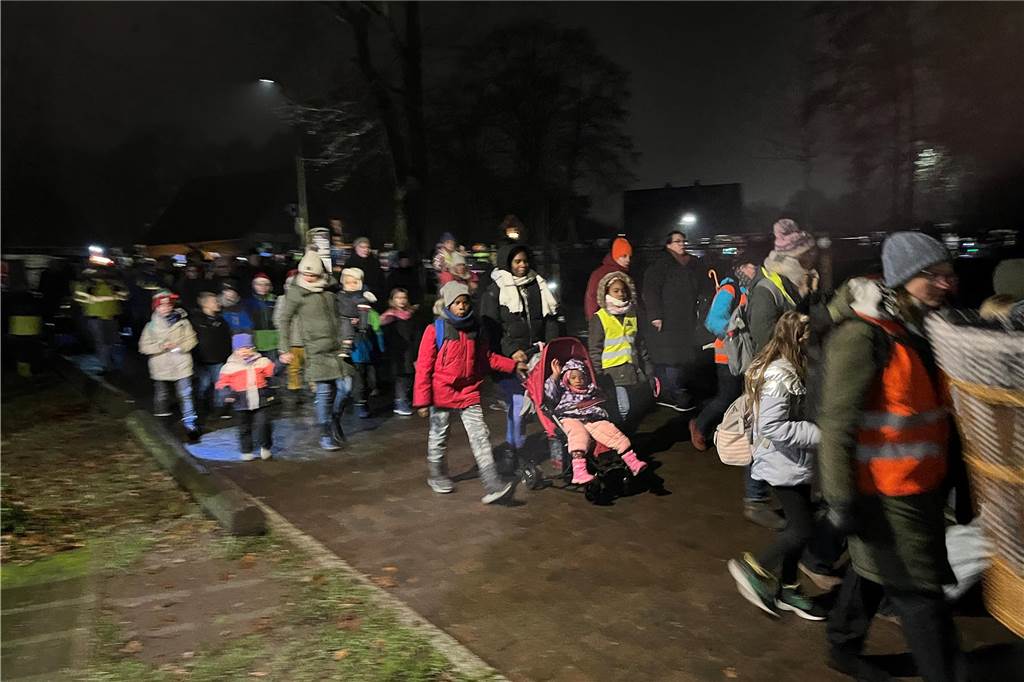 Die ersten Nikolausumzüge in Haltern fanden bereits am Dienstag 5. November statt. Hier sind Bilder aus Hullern, Flaesheim und Sythen.