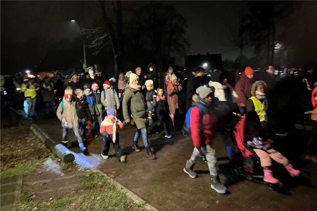 Die ersten Nikolausumzüge in Haltern fanden bereits am Dienstag 5. November statt. Hier sind Bilder aus Hullern, Flaesheim und Sythen.
