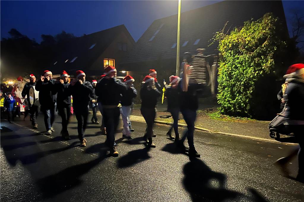 Die ersten Nikolausumzüge in Haltern fanden bereits am Dienstag 5. November statt. Hier sind Bilder aus Hullern, Flaesheim und Sythen.