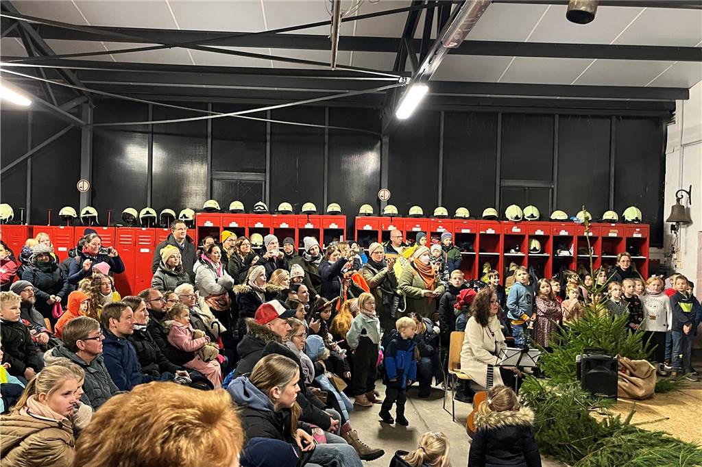 Die ersten Nikolausumzüge in Haltern fanden bereits am Dienstag 5. November statt. Hier sind Bilder aus Hullern, Flaesheim und Sythen.