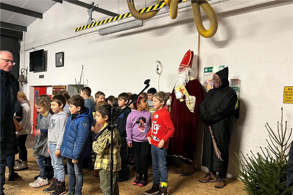 Die ersten Nikolausumzüge in Haltern fanden bereits am Dienstag 5. November statt. Hier sind Bilder aus Hullern, Flaesheim und Sythen.