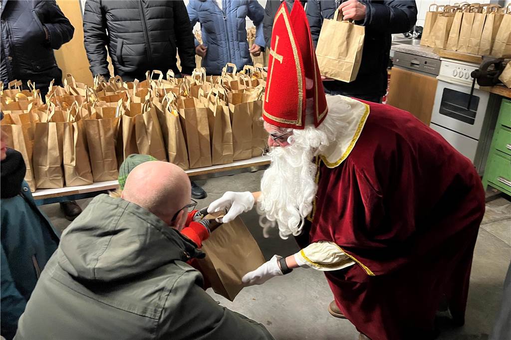 Die ersten Nikolausumzüge in Haltern fanden bereits am Dienstag 5. November statt. Hier sind Bilder aus Hullern, Flaesheim und Sythen.