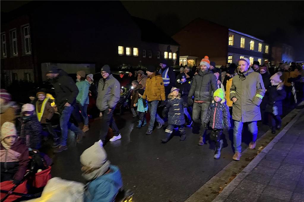 Die ersten Nikolausumzüge in Haltern fanden bereits am Dienstag 5. November statt. Hier sind Bilder aus Hullern, Flaesheim und Sythen.