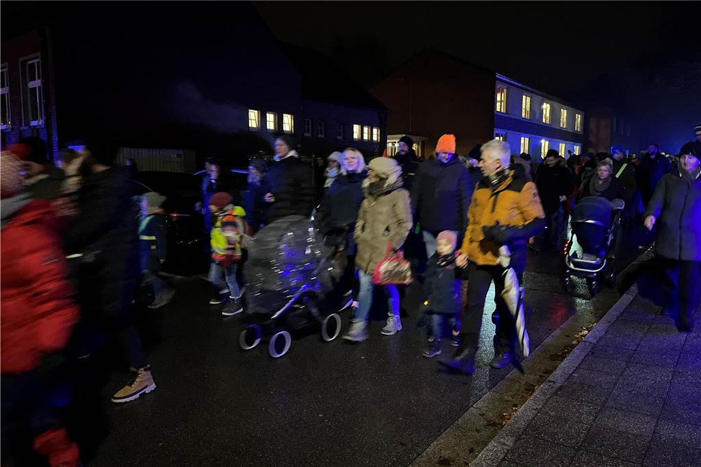 Die ersten Nikolausumzüge in Haltern fanden bereits am Dienstag 5. November statt. Hier sind Bilder aus Hullern, Flaesheim und Sythen.