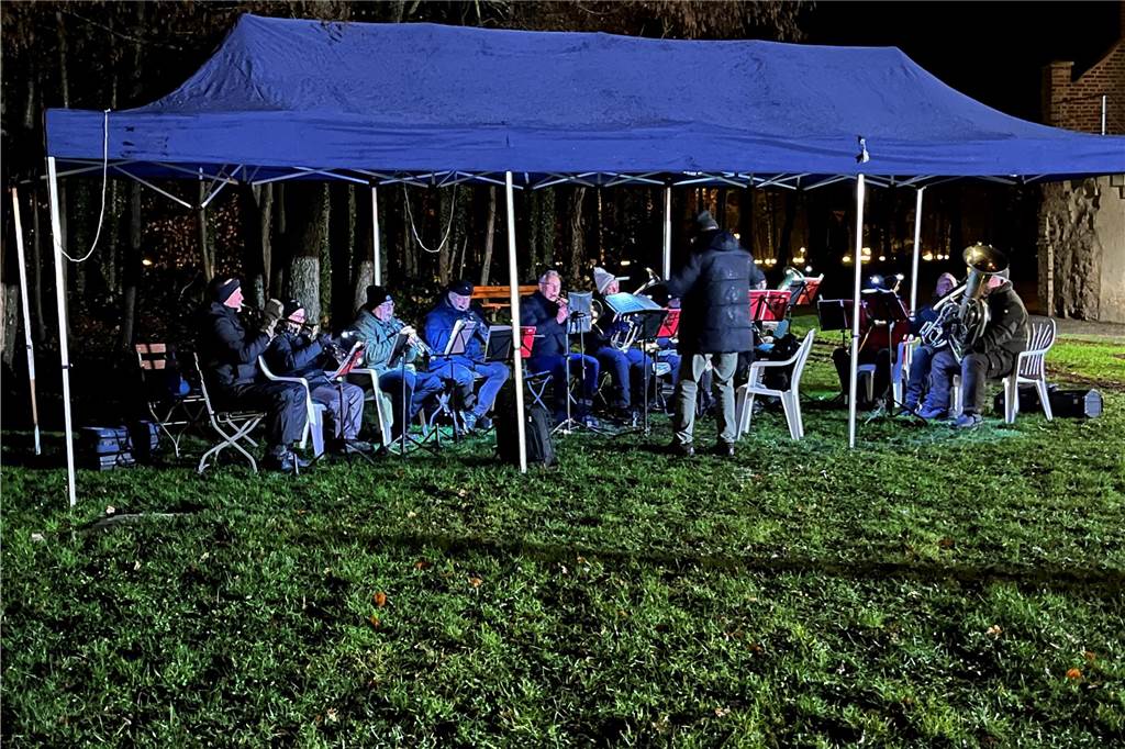 Die ersten Nikolausumzüge in Haltern fanden bereits am Dienstag 5. November statt. Hier sind Bilder aus Hullern, Flaesheim und Sythen.