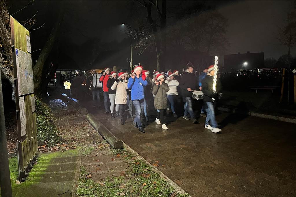 Die ersten Nikolausumzüge in Haltern fanden bereits am Dienstag 5. November statt. Hier sind Bilder aus Hullern, Flaesheim und Sythen.