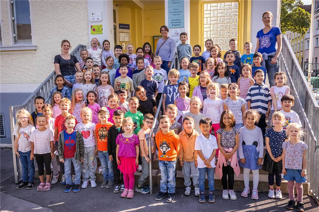 Die Erstklässlerinnen und Erstklässler der Aplerbecker-Grundschule