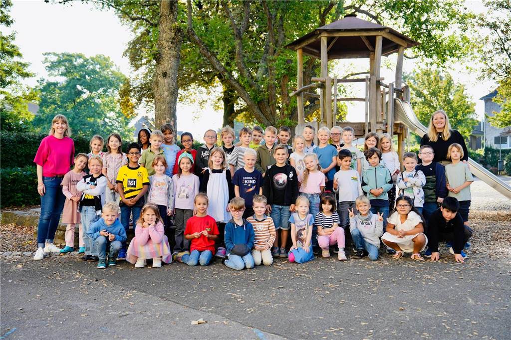 Die Erstklässlerinnen und Erstklässler der Berghofer-Grundschule am Standort Busenbergstraße
