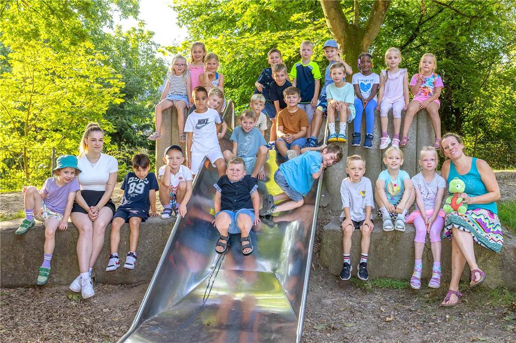 Die Erstklässlerinnen und Erstklässler der Brechtener Schule am Standort Am Birkenbaum 35