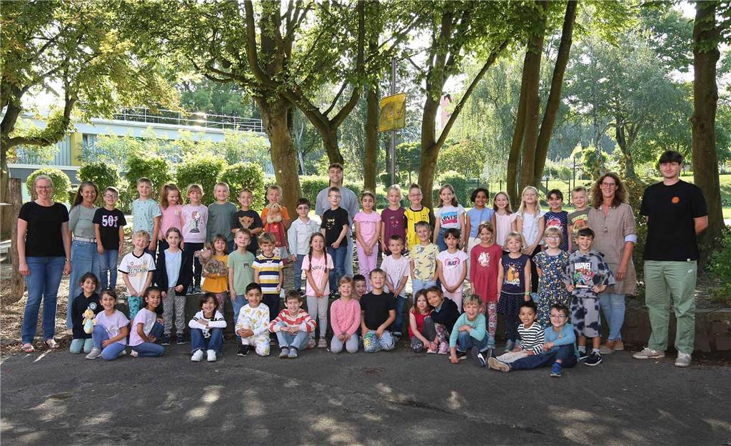 Die Erstklässlerinnen und Erstklässler der Comenius-Grundschule
