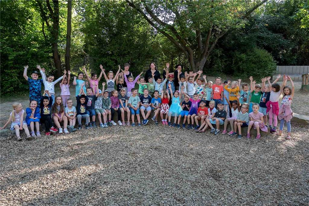 Die Erstklässlerinnen und Erstklässler der Fichte-Grundschule