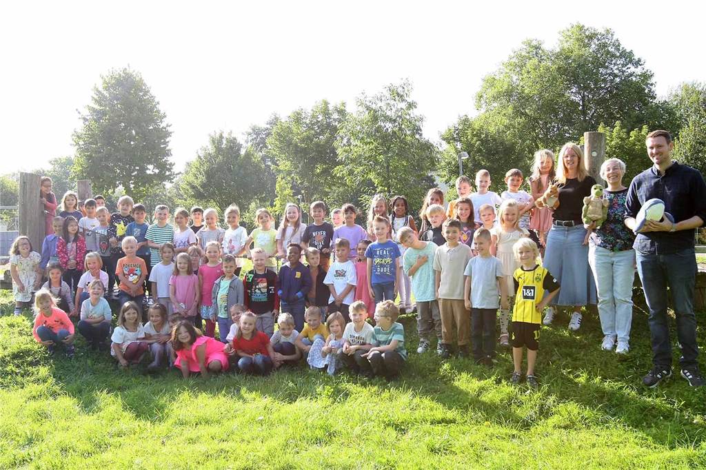 Die Erstklässlerinnen und Erstklässler der Friedrich-Ebert-Grundschule