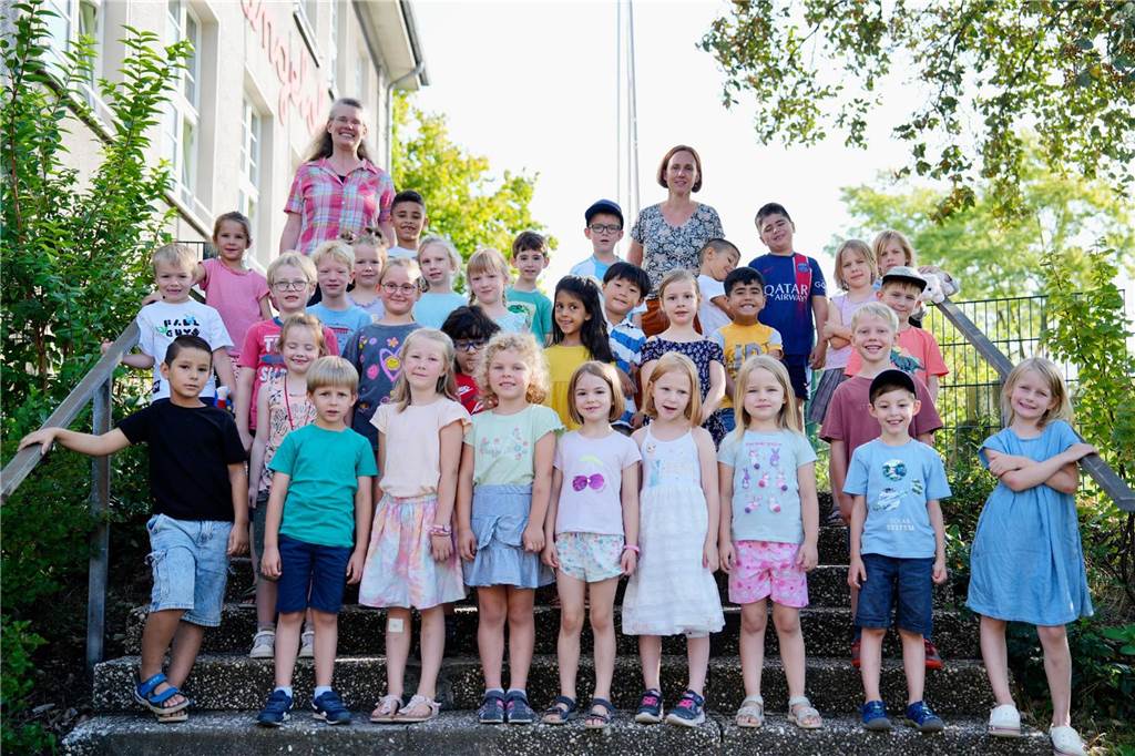 Die Erstklässlerinnen und Erstklässler der Harkort-Grundschule am Standort Langeloh