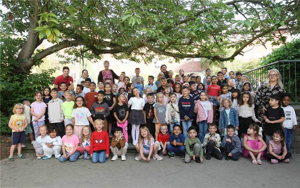 Die Erstklässlerinnen und Erstklässler der Herder-Grundschule