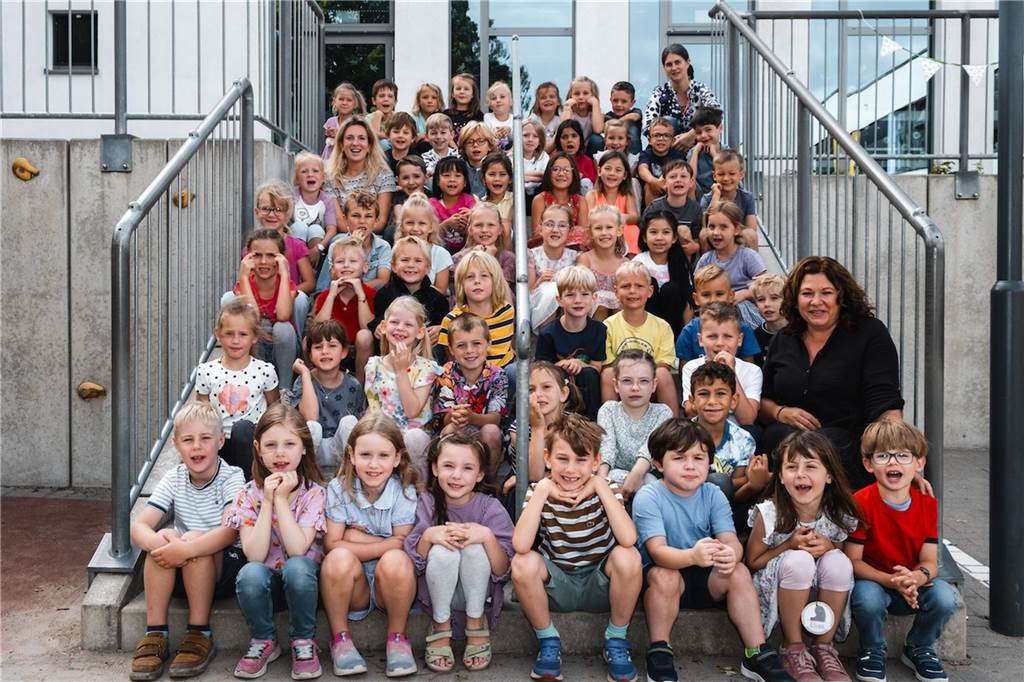 Die Erstklässlerinnen und Erstklässler der Höchstener-Grundschule