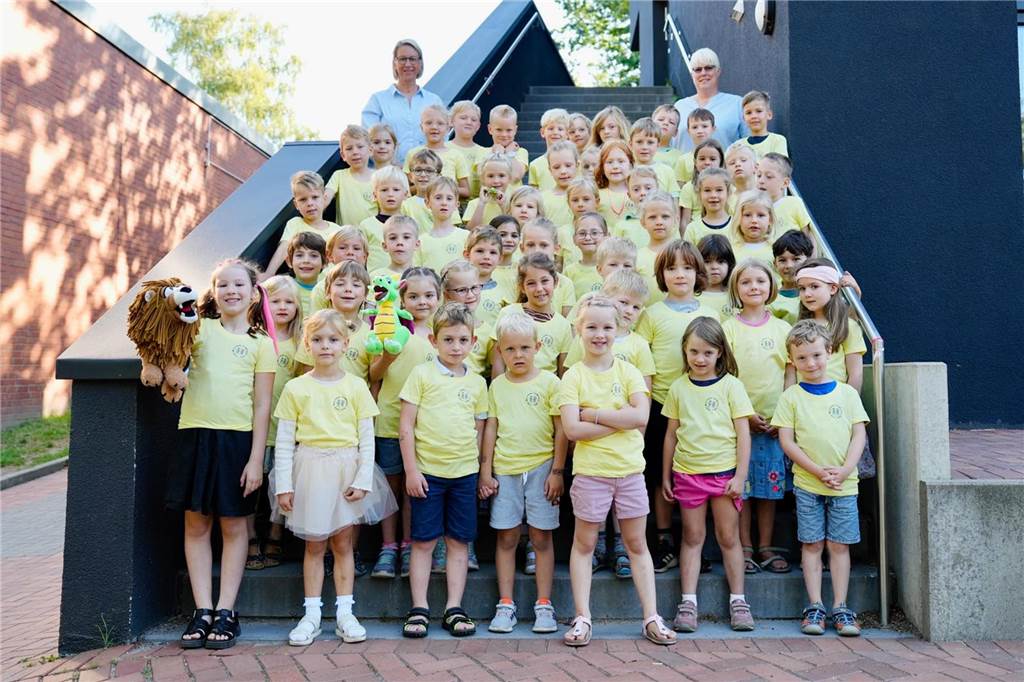 Die Erstklässlerinnen und Erstklässler der Kirchhörder-Grundschule