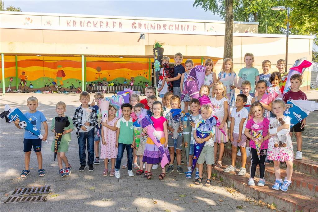 Die Erstklässlerinnen und Erstklässler der Kruckeler Grundschule