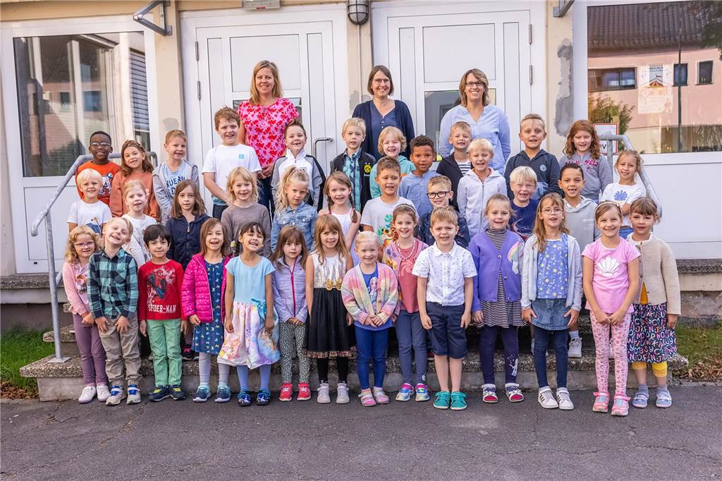 Die Erstklässlerinnen und Erstklässler der Lichtendorfer-Grundschule am Standort Schulstraße
