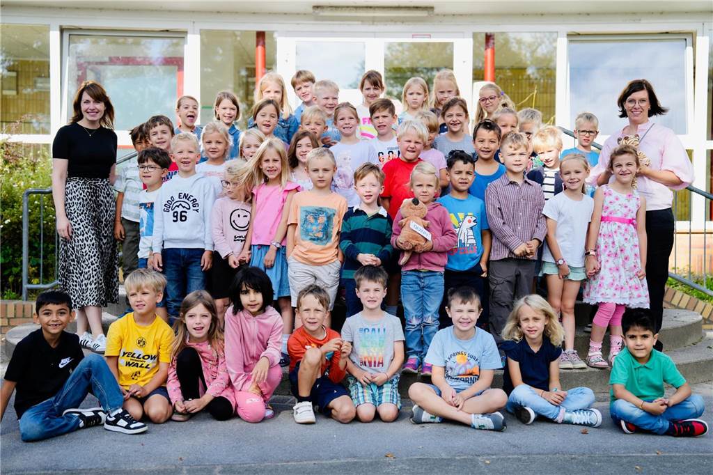 Die Erstklässlerinnen und Erstklässler der Olpketal-Grundschule