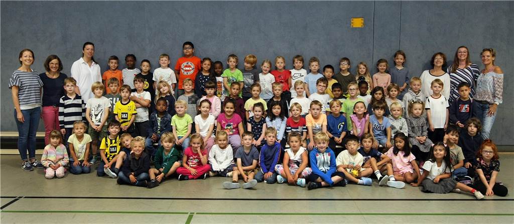 Die Erstklässlerinnen und Erstklässler der Ostenberg-Grundschule