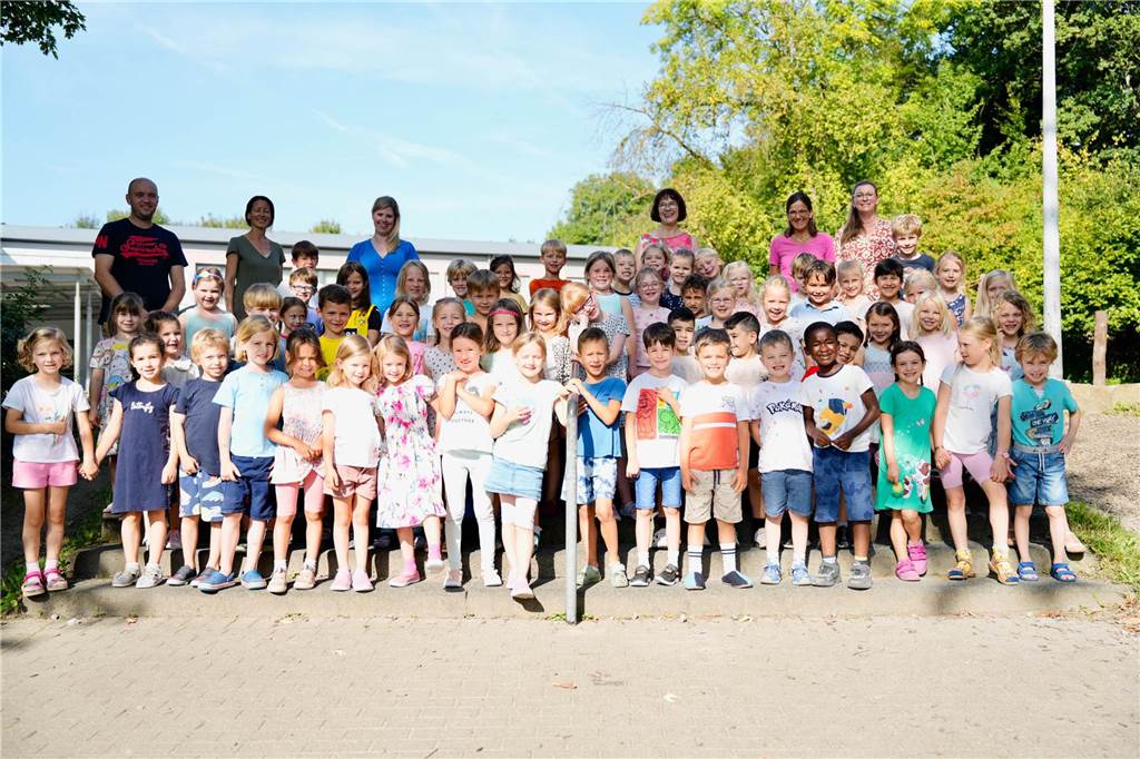Die Erstklässlerinnen und Erstklässler der Ostenberg-Grundschule