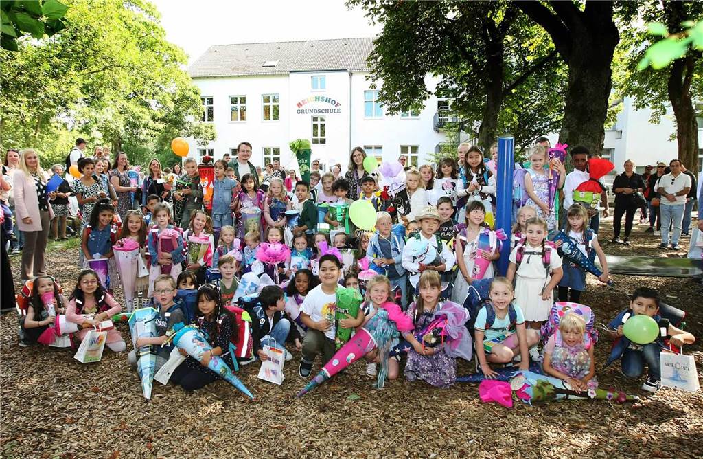 Die Erstklässlerinnen und Erstklässler der Reichshof-Grundschule