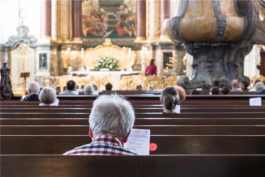 Evangelische Kirche rät zu Gottesdienstverzicht an Weihnachtstagen Die Evangelische Kirche von Westfalen rät ihren Mitgliedern davon ab, während der Weihnachtszeit an Gottesdiensten teilzunehmen. (Symbolbild)