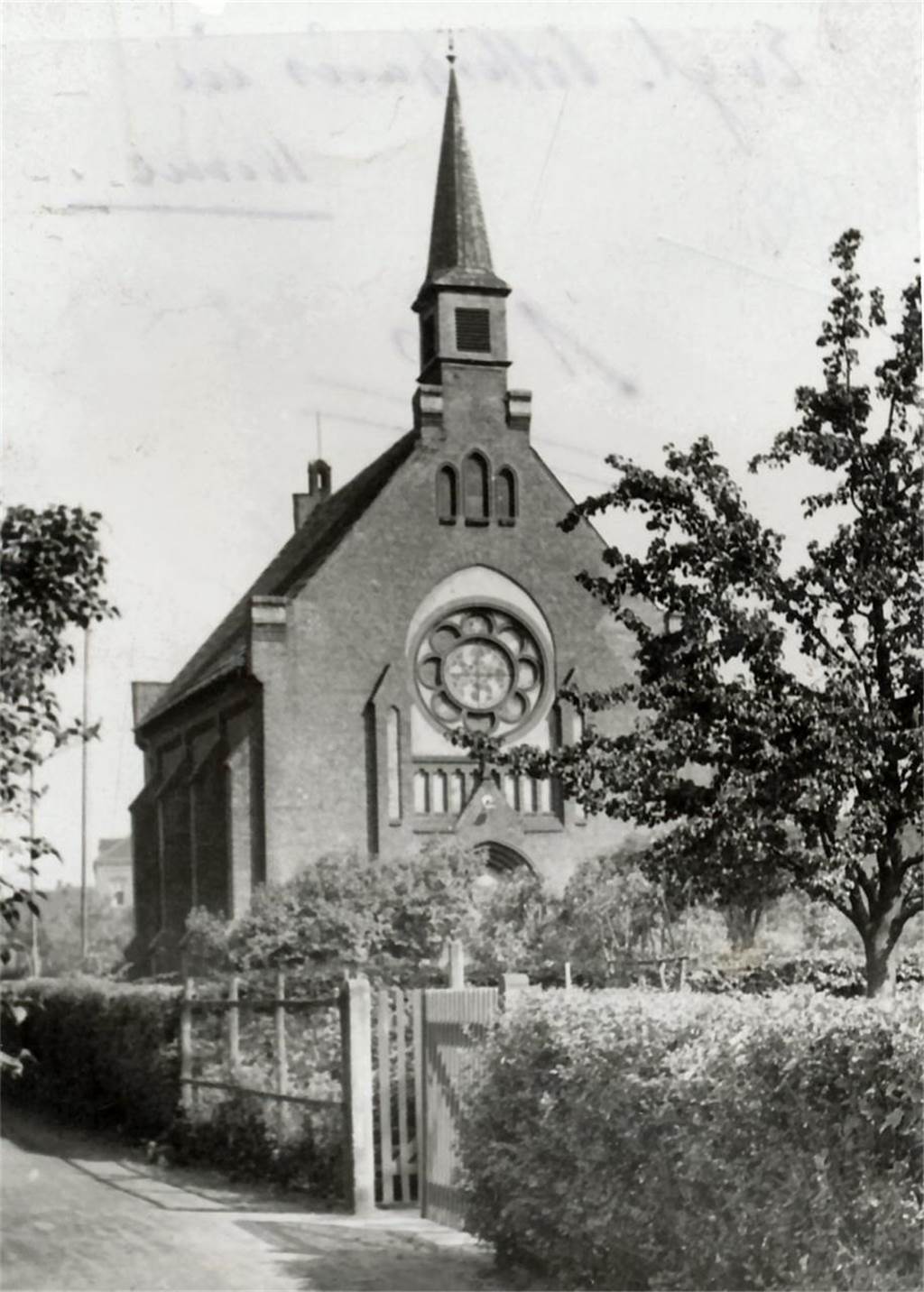 Mit Unterstützung der Kaiserin: So entwickelte sich die evangelische Gemeinde Die evangelische Stadtkirche in den 1920er Jahren