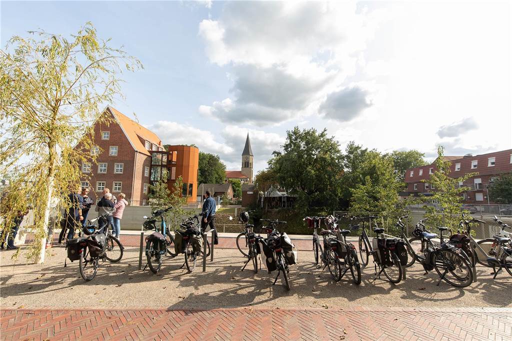 Schriftzug vor Mühle und Otger-Turm soll Hingucker werden Fahrradständer an der Berkel