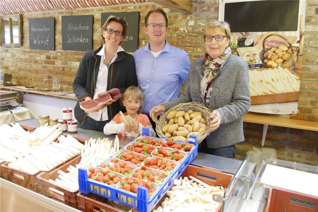 Bummeln beim Bauern: Immer mehr Menschen kaufen in Hofläden ein Die Familie Bleckmann vom gleichnamigen Hof setzt ganz bewusst auf regionale Produkte.