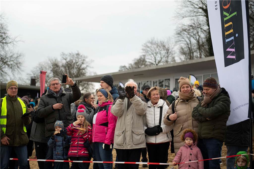 Die Familien Brockmann, Compall und Schrief verfolgten das Spektakel am See.