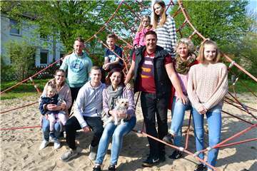 Die Familien Michler, Klejniak und Hoske fühlen sich in Niederaden wohl.