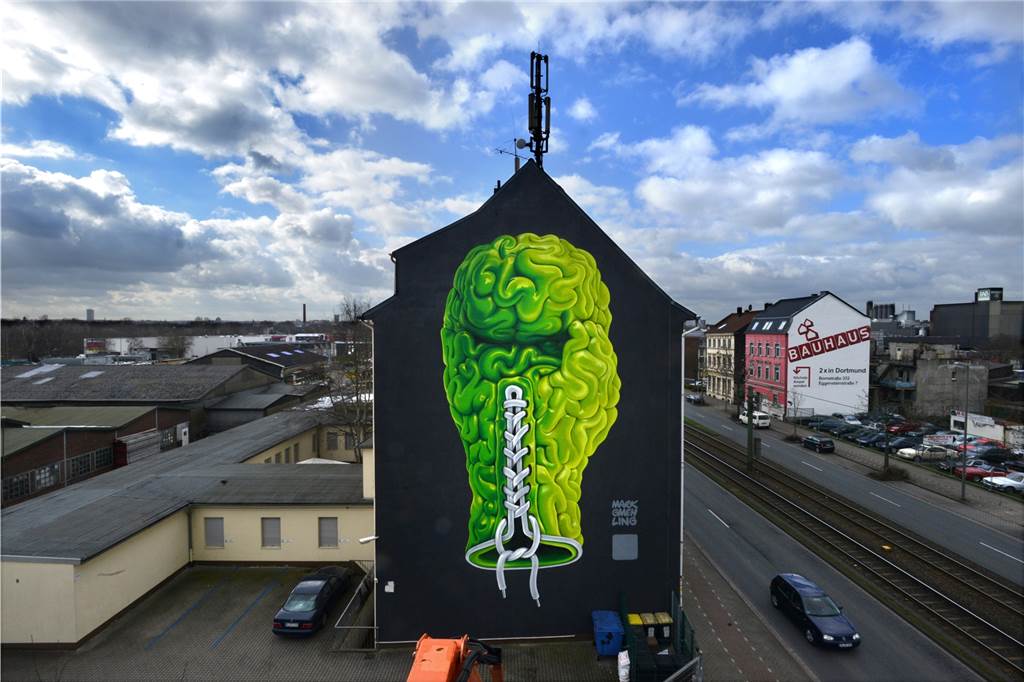 Nordstadt: Es ist dreckig und doch fühlen sich Menschen dort wohl Die Fassaden in der Nordstadt werden wieder schick. Der Graffiti-Künstler Mark Gmehling hat die nördliche Hauswand der WAM-Medienakademie in der Bornstraße mit einem haushohen Gehirn-Boxhandschuh besprüht.