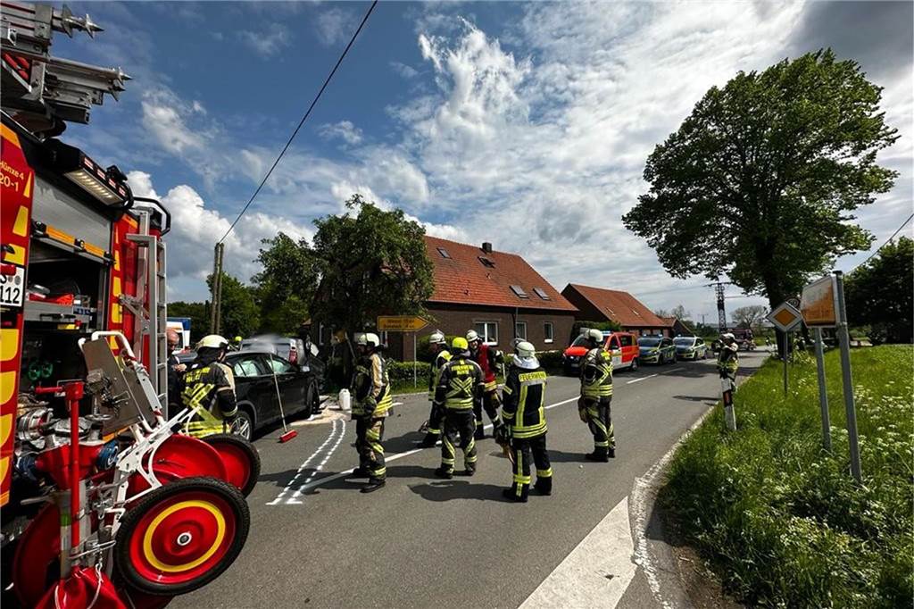 Wagen überschlägt sich: Schwerverletzte bei Unfall in Schermbeck Feuerwehr