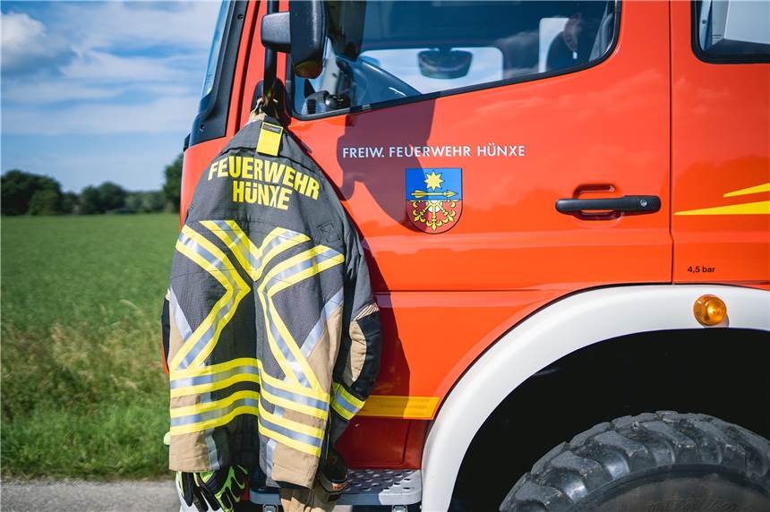 Trümmer im Spargelfeld: Rätselraten über Flugzeugabsturz in Kirchhellen Feuerwehr Hünxe