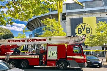 Die Feuerwehr ist am Samstagnachmittag zum Signal Iduna Park ausgerückt.