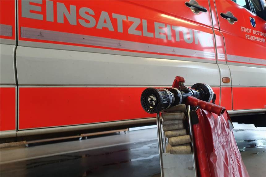 Zwei Verletzte bei Feuer in Bottroper Seniorenheim Die Feuerwehr musste am Dienstagabend einen Brand im Seniorenheim löschen.