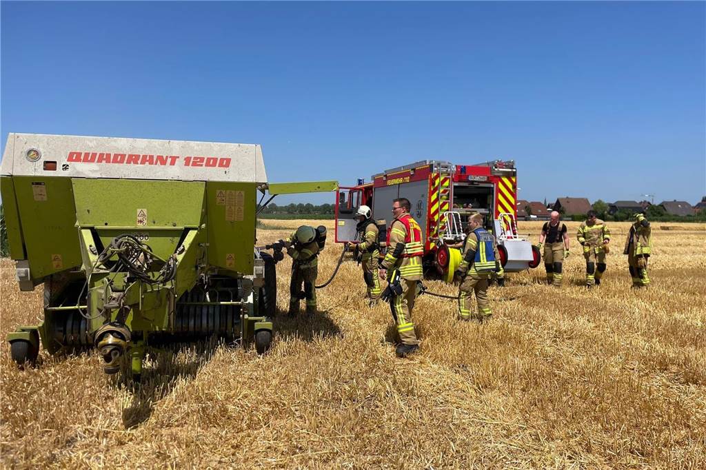 Heftiges Unwetter: Windhose, umgekippte Bäume, massive Rauchentwicklung Die Feuerwehr Raesfeld wurde am Wochenende zu zahlreichen Einsätzen gerufen.